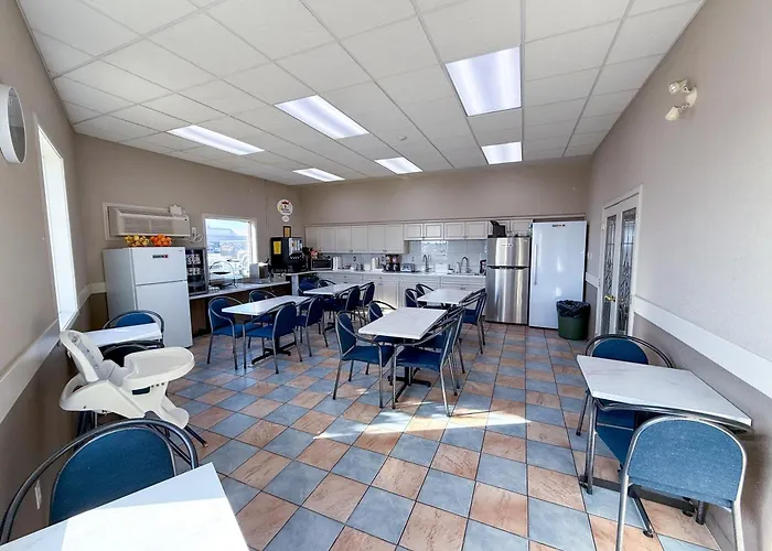 Super 8 By Wyndham Medicine Hat Ab